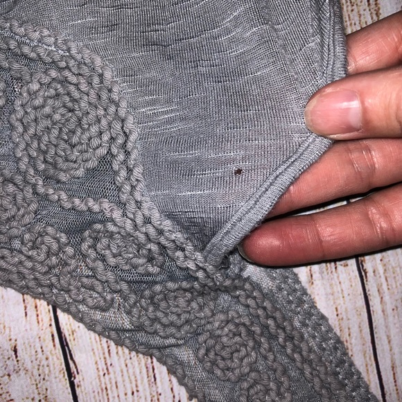 Threads Tank Top - Picture 5 of 5